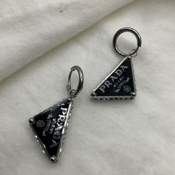 Earrings - Picture 1 of 3